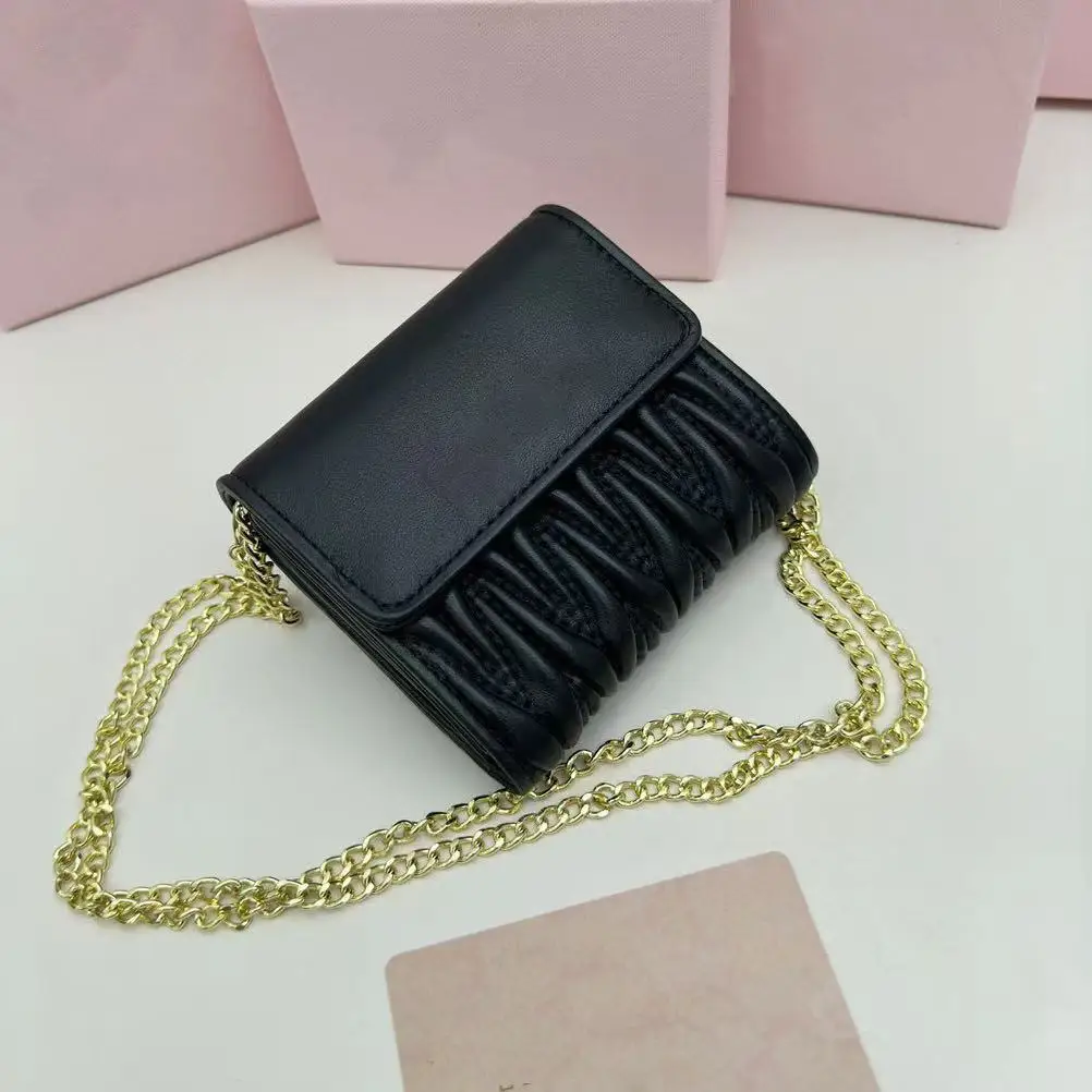 2025 New Classic Jacquard Embossed Design Metal Chain Coin Wallet Fashion One-shoulder Practical Certificate rectangular bags
2025 New Classic Jacquard Embossed Design Metal Chain Coin Wallet Fashion One-shoulder Practical Certificate rectangular bags