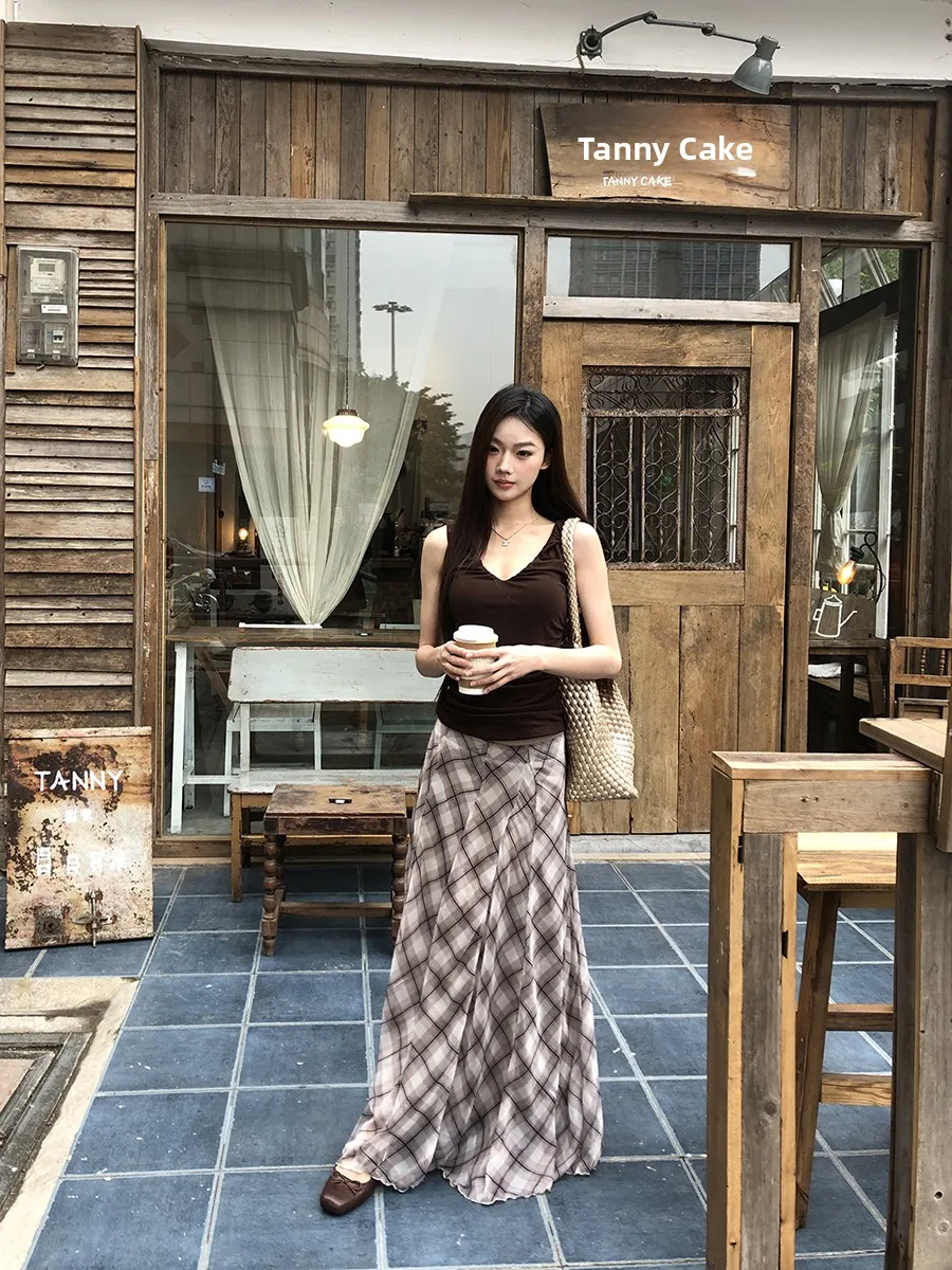 Red Celebri A-Line Skirt Women's Plaid Coffee Color Korean Sle Design Sensation Skirts Summer New Arrival
Red Celebri A-Line Skirt Women's Plaid Coffee Color Korean Sle Design Sensation Skirts Summer New Arrival