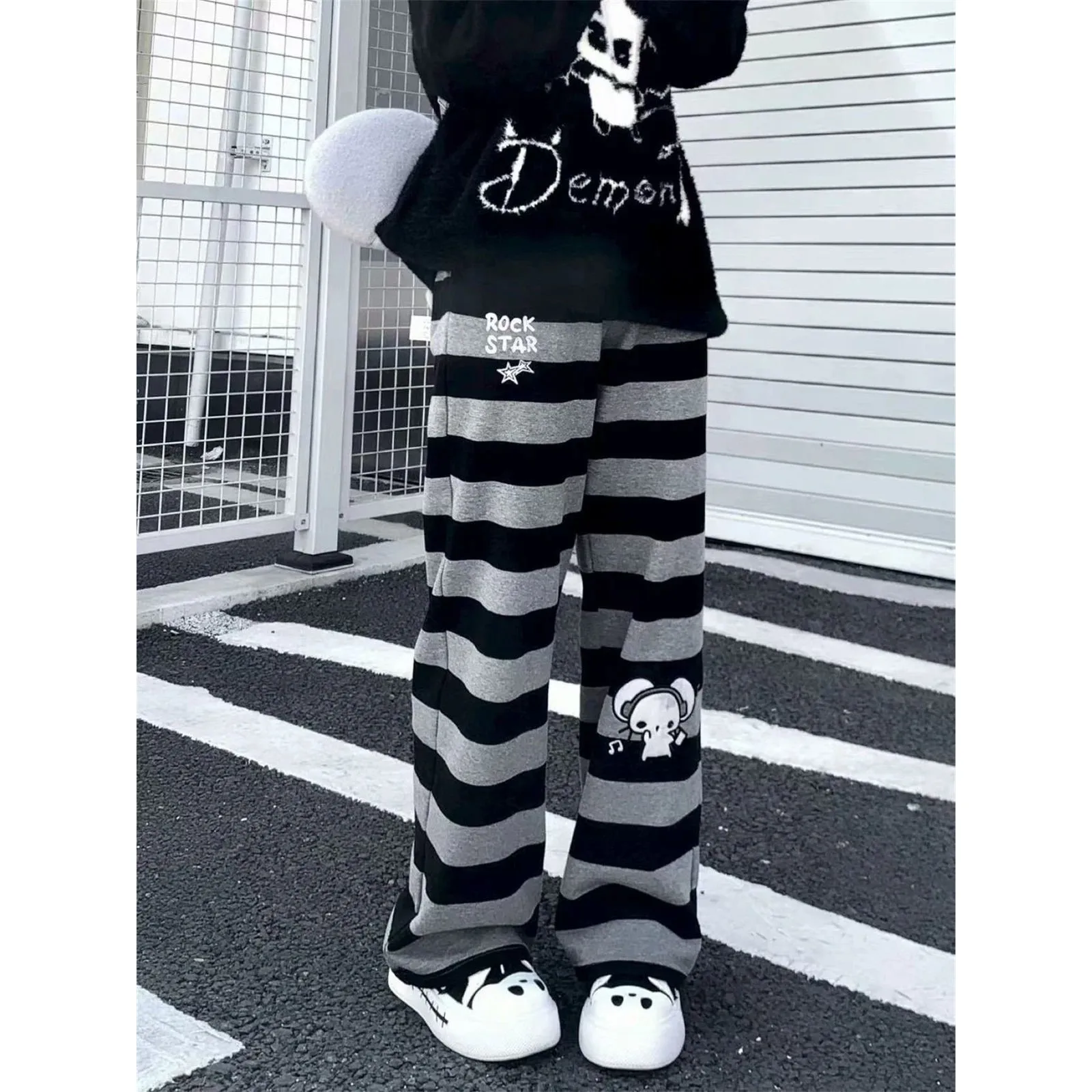 Harajuku Y2K Punk Anime Printed Striped Pants Straight Leg CleanFit PVC Material ex Neutral Sle Casual Trousers
Harajuku Y2K Punk Anime Printed Striped Pants Straight Leg CleanFit PVC Material ex Neutral Sle Casual Trousers
