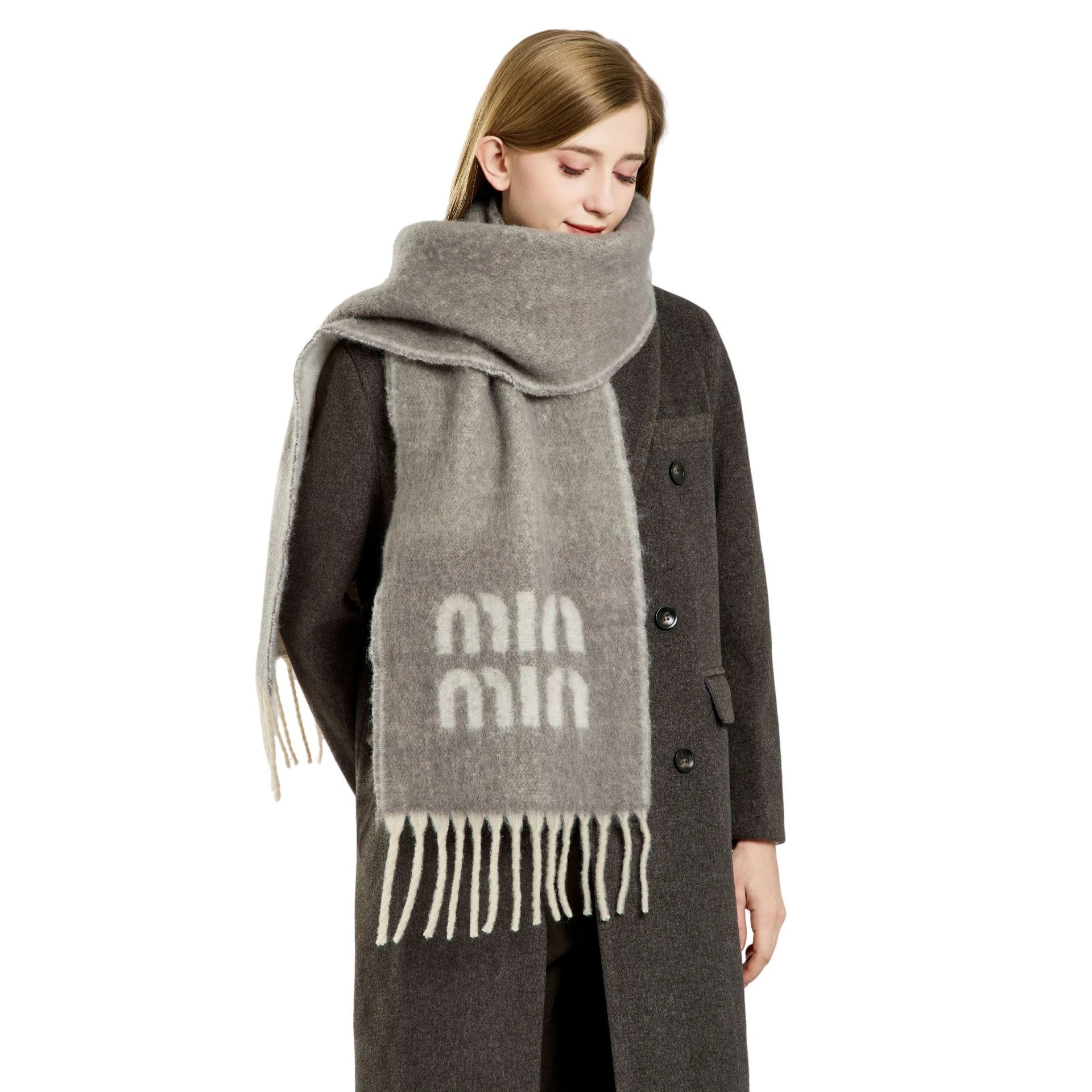 Зимний толстый кашемировый жаккардовый вязаный шарф из пашмины с кисточками, сохраняющий тепло, двусторонний шерстяной шарф для отдыха с накидками с буквами
Зимний толстый кашемировый жаккардовый вязаный шарф из пашмины с кисточками, сохраняющий тепло, двусторонний шерстяной шарф для отдыха с накидками с буквами