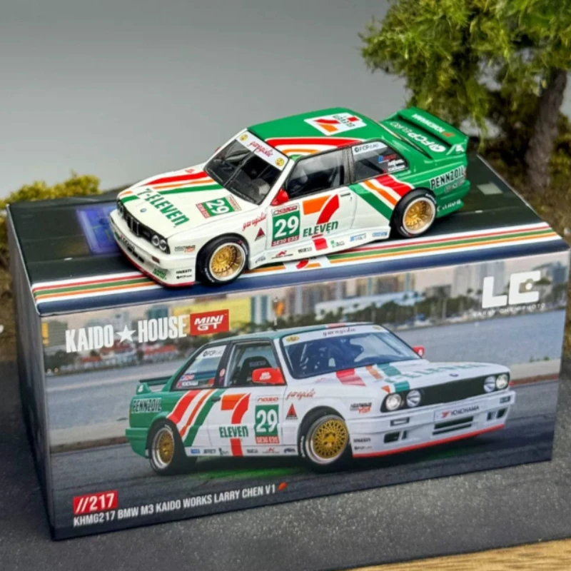 In stock 1: 64 new item, Kaido House M3 No. 29 #217 Opened box version, alloy static car model, limited edition, holiday gift
In stock 1: 64 new item, Kaido House M3 No. 29 #217 Opened box version, alloy static car model, limited edition, holiday gift
