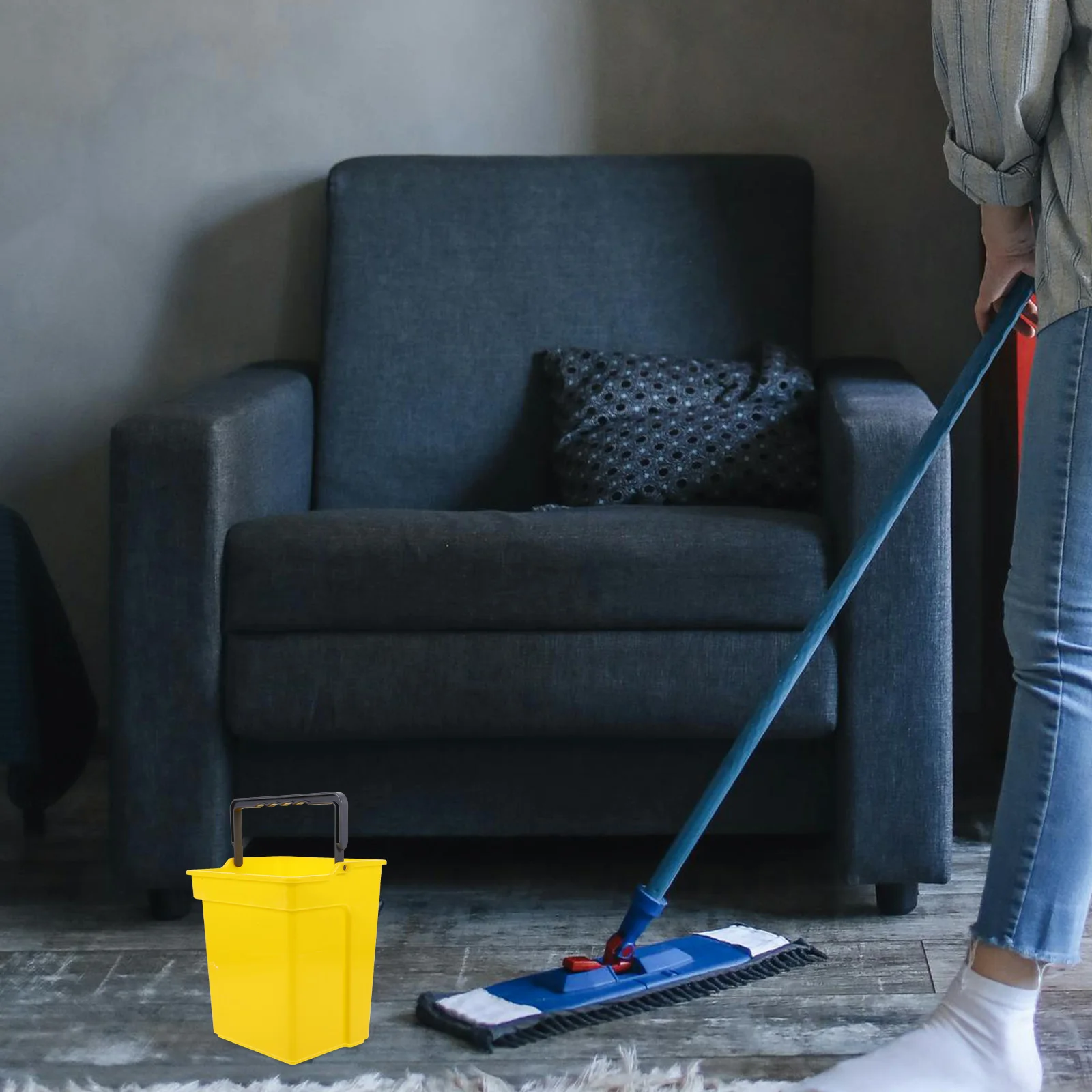 4L Cleaning Portable Mop Bucket For Home Office Laundry Plastic Water Bucket Multipurpose Household Storage Tub
4L Cleaning Portable Mop Bucket For Home Office Laundry Plastic Water Bucket Multipurpose Household Storage Tub