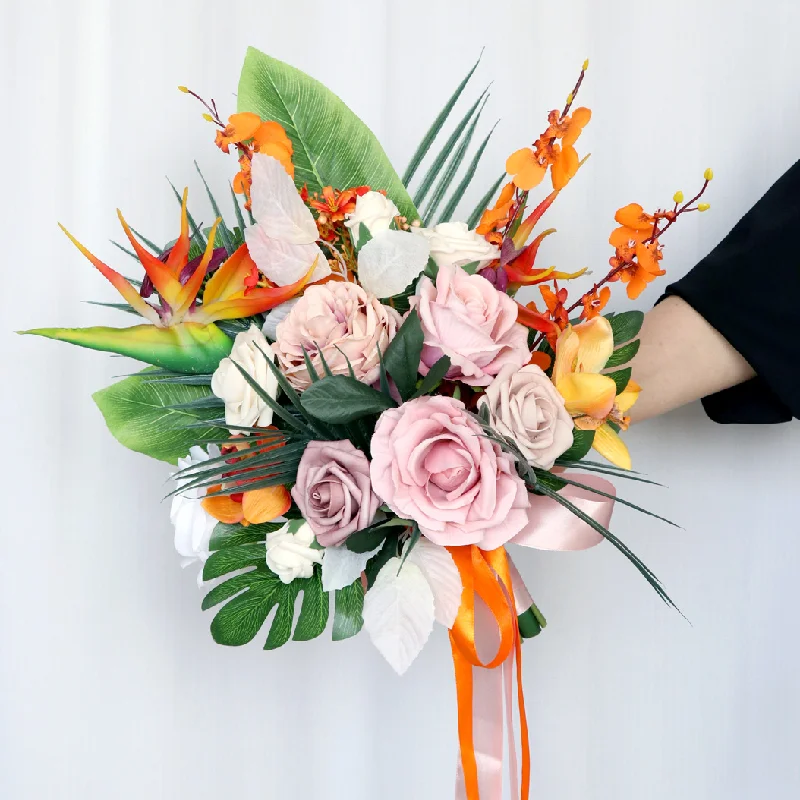 Amazon hot sale outdoor wedding bride handwriting flowers artificial Rose Wedding Photo bridal bouquet home ornamental flower
Amazon hot sale outdoor wedding bride handwriting flowers artificial Rose Wedding Photo bridal bouquet home ornamental flower