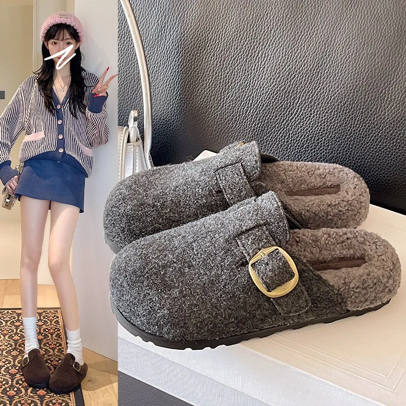 Women's Simple and High Quality Cotton Slippers Suede Fashion 2025 Winter Comfort Home Flip Flops New Plush Slippers
Women's Simple and High Quality Cotton Slippers Suede Fashion 2025 Winter Comfort Home Flip Flops New Plush Slippers