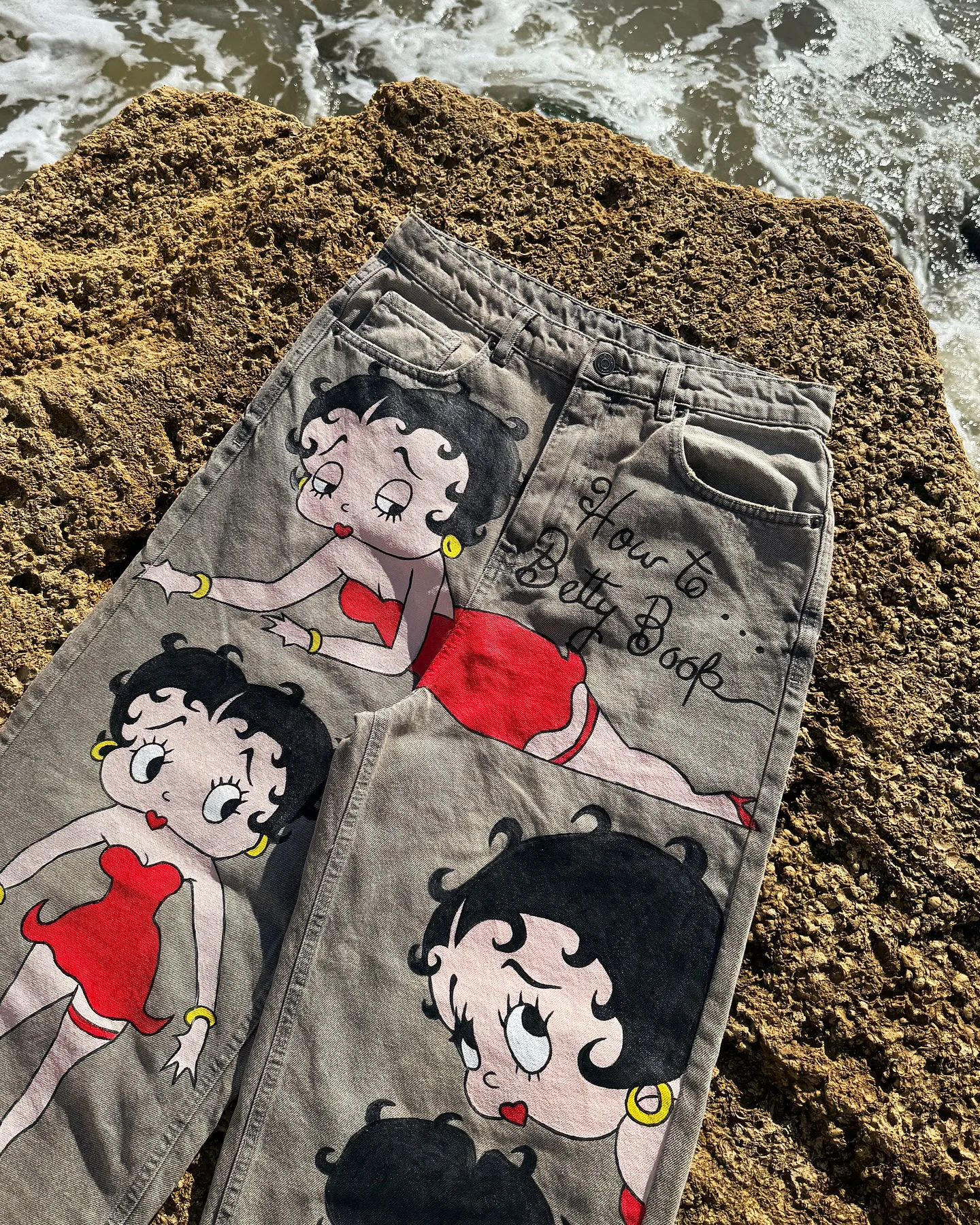 Harajuku Gothic Grey Girl Spider Print Baggy Jeans Jeans Vintage Streetwear Y2K Pants Mens High Waist Wide Leg Trousers
Harajuku Gothic Grey Girl Spider Print Baggy Jeans Jeans Vintage Streetwear Y2K Pants Mens High Waist Wide Leg Trousers