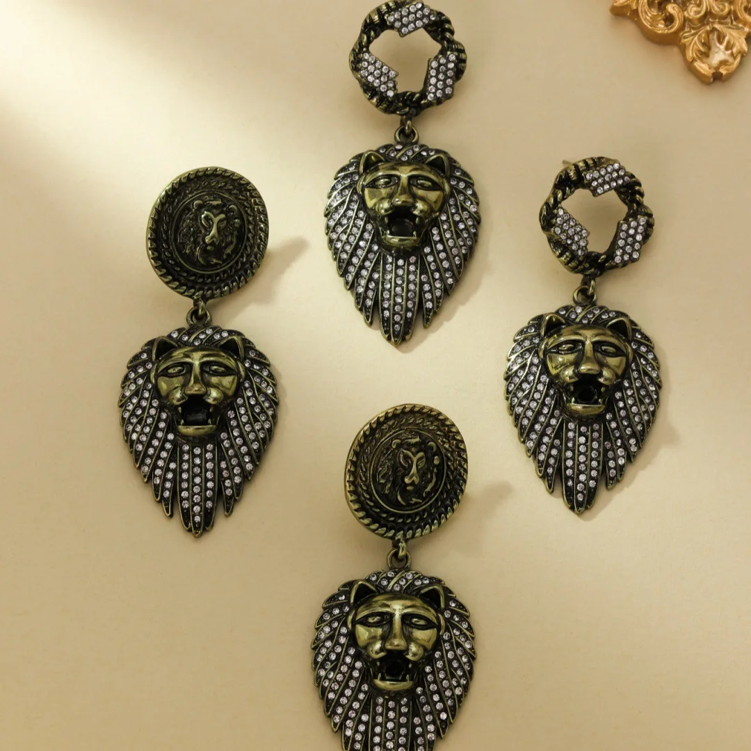 Винтажные дворцовые ретро трехмерные рельефные властные потертые серьги с головой льва, нишевый дизайн, элитный дизайн
Винтажные дворцовые ретро трехмерные рельефные властные потертые серьги с головой льва, нишевый дизайн, элитный дизайн