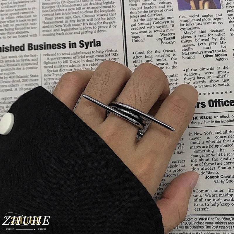 The New Gothic-style Pointed Ring Made Of Titanium Steel Is A Jewelry Accessory For Men And Women 
The New Gothic-style Pointed Ring Made Of Titanium Steel Is A Jewelry Accessory For Men And Women