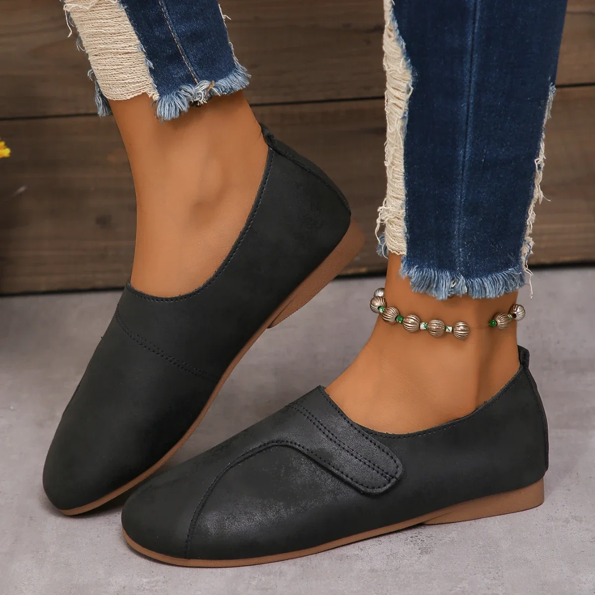 Women Sneakers 2025 New Retro Leisure Leather Shoes for Women Casual Comfortable Breathable Round-headed Sneakers for Female
Women Sneakers 2025 New Retro Leisure Leather Shoes for Women Casual Comfortable Breathable Round-headed Sneakers for Female