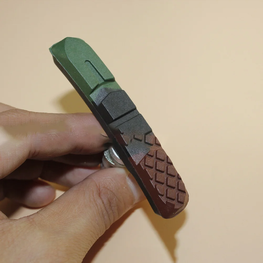 2Pairs Brake Pads Set for Road Mountain Bike Hard-Wearing Rubber Aluminum Alloy All-Weather Use Sand-Guide Grooves No
2Pairs Brake Pads Set for Road Mountain Bike Hard-Wearing Rubber Aluminum Alloy All-Weather Use Sand-Guide Grooves No