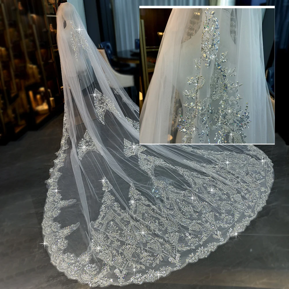 Exquisite Wedding Veils Crystal with Applique Beads Sparkling Long Bridal Veils 2025 Real Pictures
Exquisite Wedding Veils Crystal with Applique Beads Sparkling Long Bridal Veils 2025 Real Pictures