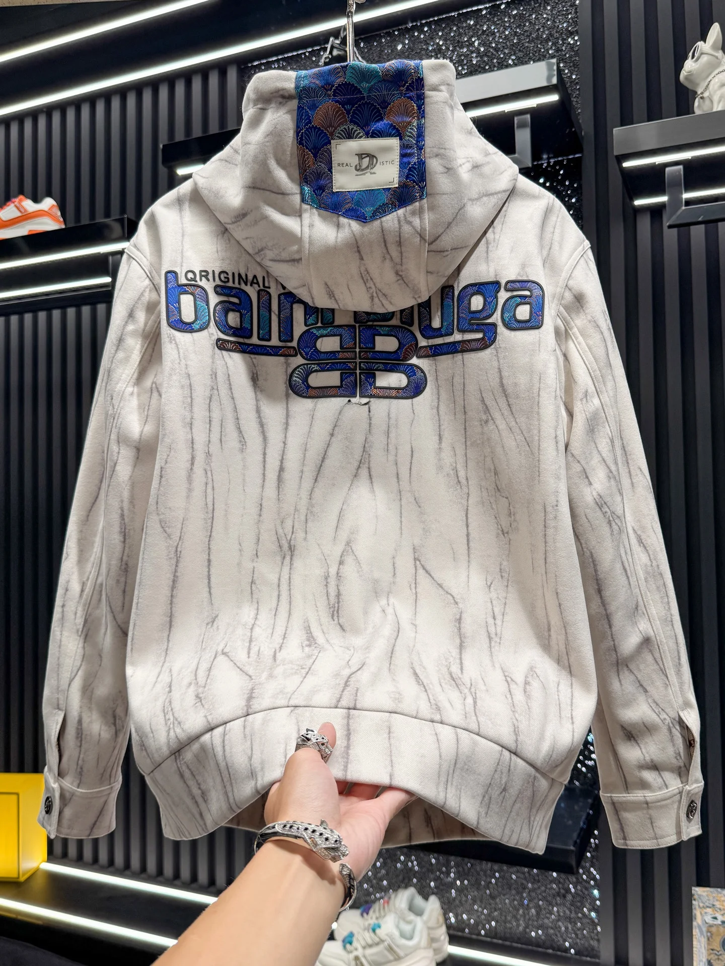 Элитная модная мужская толстовка с принтом, осенняя повседневная куртка из полиэстера, приталенного кроя, класса люкс, на молнии, с длинными рукавами
Элитная модная мужская толстовка с принтом, осенняя повседневная куртка из полиэстера, приталенного кроя, класса люкс, на молнии, с длинными рукавами