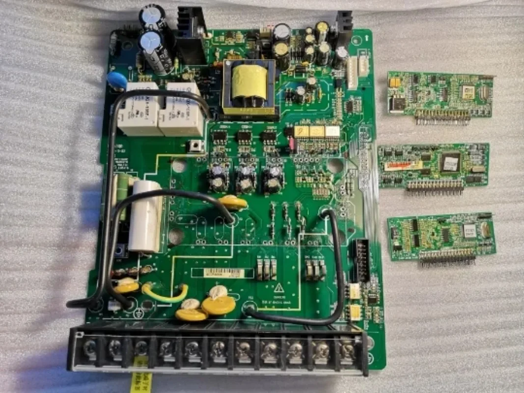 Плата питания инвертора MD280/MD300/MD320/IS300 /MT153QD (одна материнская плата, за исключением модулей и небольших плат)
Плата питания инвертора MD280/MD300/MD320/IS300 /MT153QD (одна материнская плата, за исключением модулей и небольших плат)