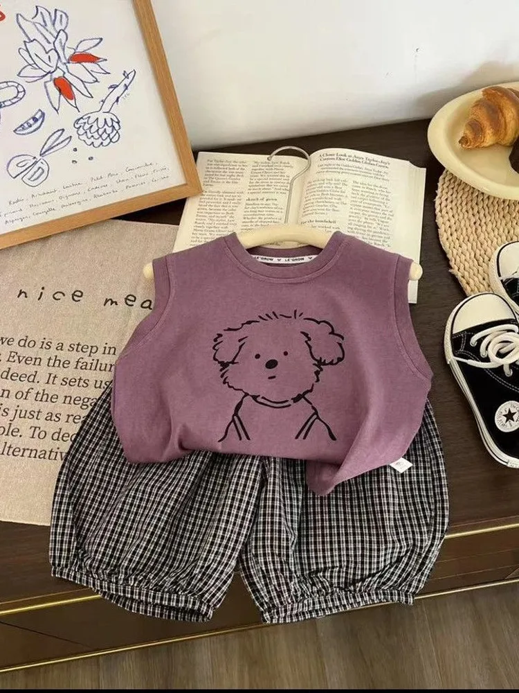 Детский летний повседневный комплект из двух предметов в клетку: жилет и брюки с рисунком собаки, модный и удобный детский наряд
Детский летний повседневный комплект из двух предметов в клетку: жилет и брюки с рисунком собаки, модный и удобный детский наряд