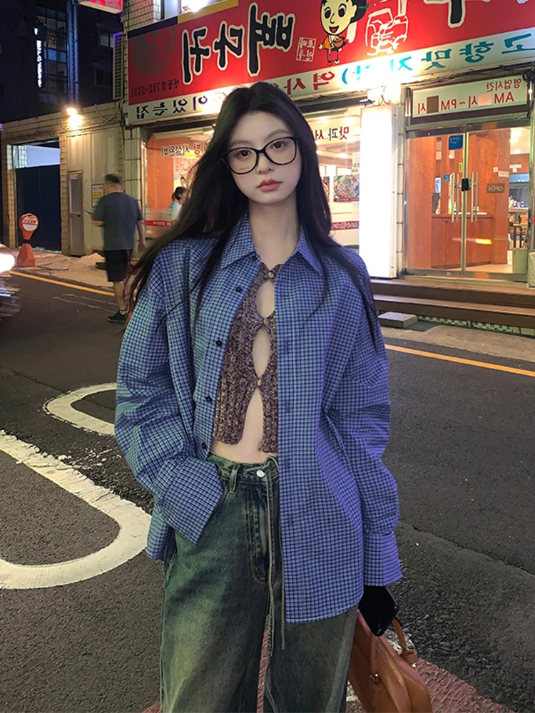 Синяя клетчатая женская рубашка с длинными рукавами, весенне-осенняя верхняя одежда, модная многослойная одежда в корейском стиле, свободный крой, на пуговицах
Синяя клетчатая женская рубашка с длинными рукавами, весенне-осенняя верхняя одежда, модная многослойная одежда в корейском стиле, свободный крой, на пуговицах