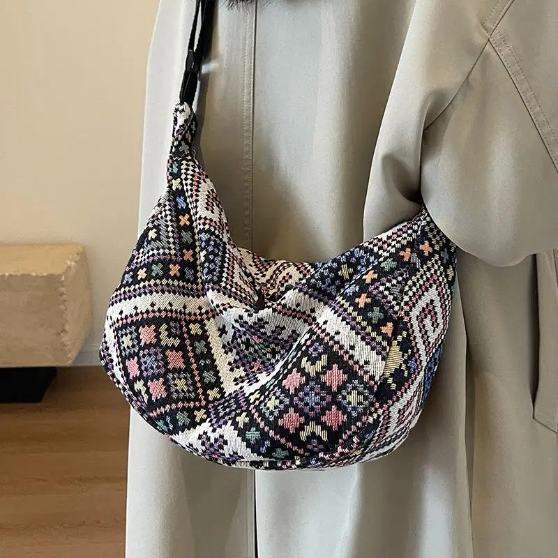 Korean Style Large Capacity Dumpling Shape Canvas Tote Bag Women's Fashionable Versatile Crossbody Bag for Daily Use
Korean Style Large Capacity Dumpling Shape Canvas Tote Bag Women's Fashionable Versatile Crossbody Bag for Daily Use
