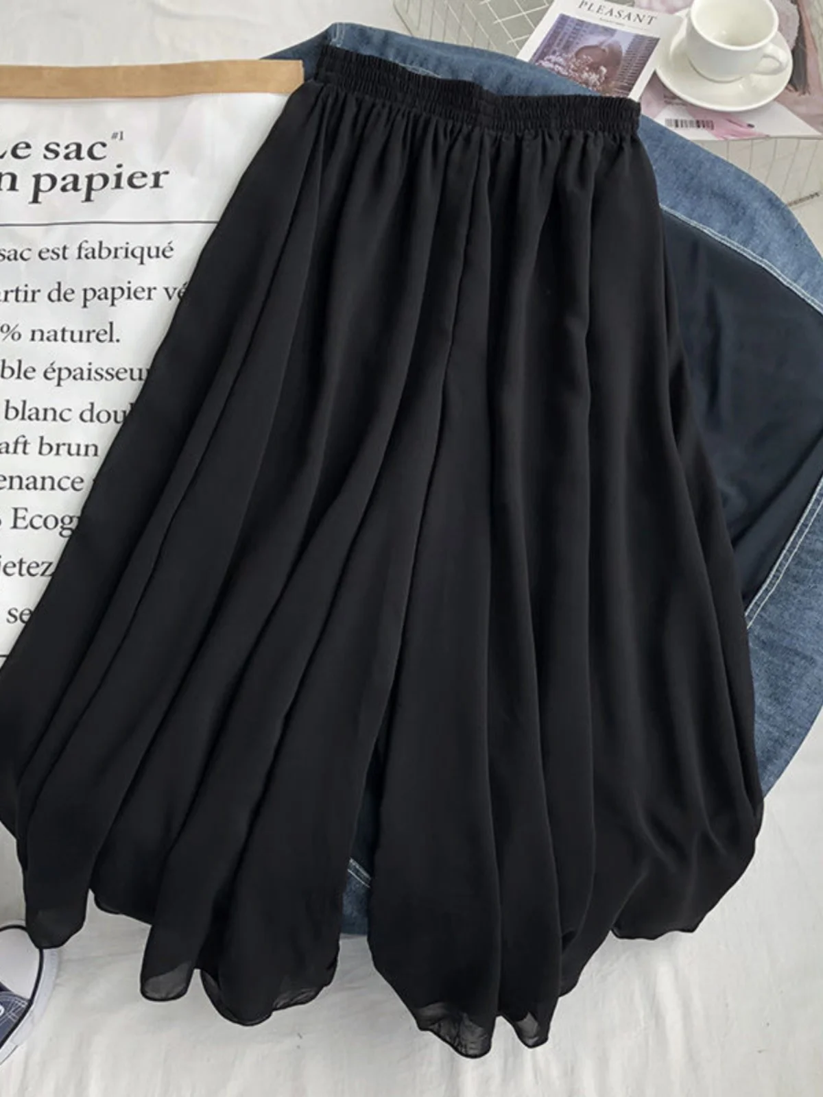 Женские летние повседневные свободные шифоновые брюки больших размеров с высокой талией и широкими штанинами, универсальные, для работы и отдыха
Женские летние повседневные свободные шифоновые брюки больших размеров с высокой талией и широкими штанинами, универсальные, для работы и отдыха