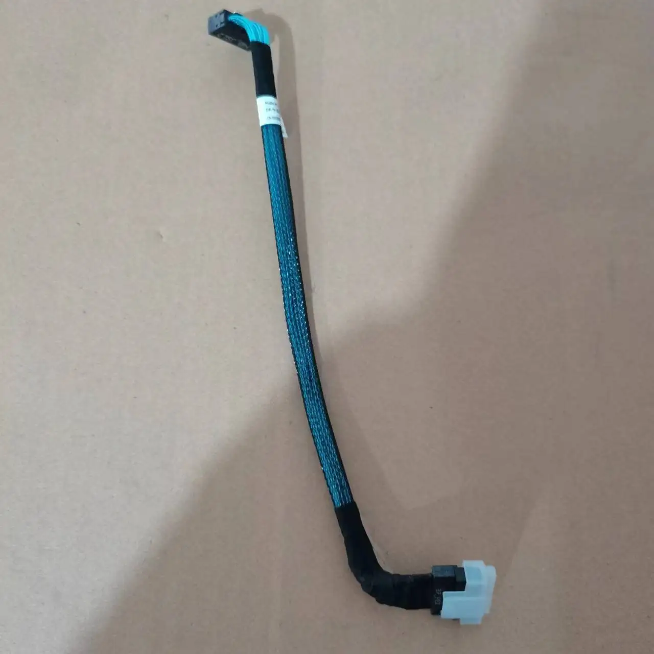 Новый для Dell R6525 10-дисковый универсальный кабель PCIE для сервера объединительной платы NVME DN0Y5 KD00M
Новый для Dell R6525 10-дисковый универсальный кабель PCIE для сервера объединительной платы NVME DN0Y5 KD00M