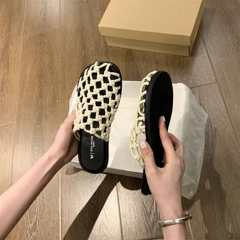 Hollow hole toe half slippers for women's summer wear 2026 new high-end cool slippers
Hollow hole toe half slippers for women's summer wear 2026 new high-end cool slippers
