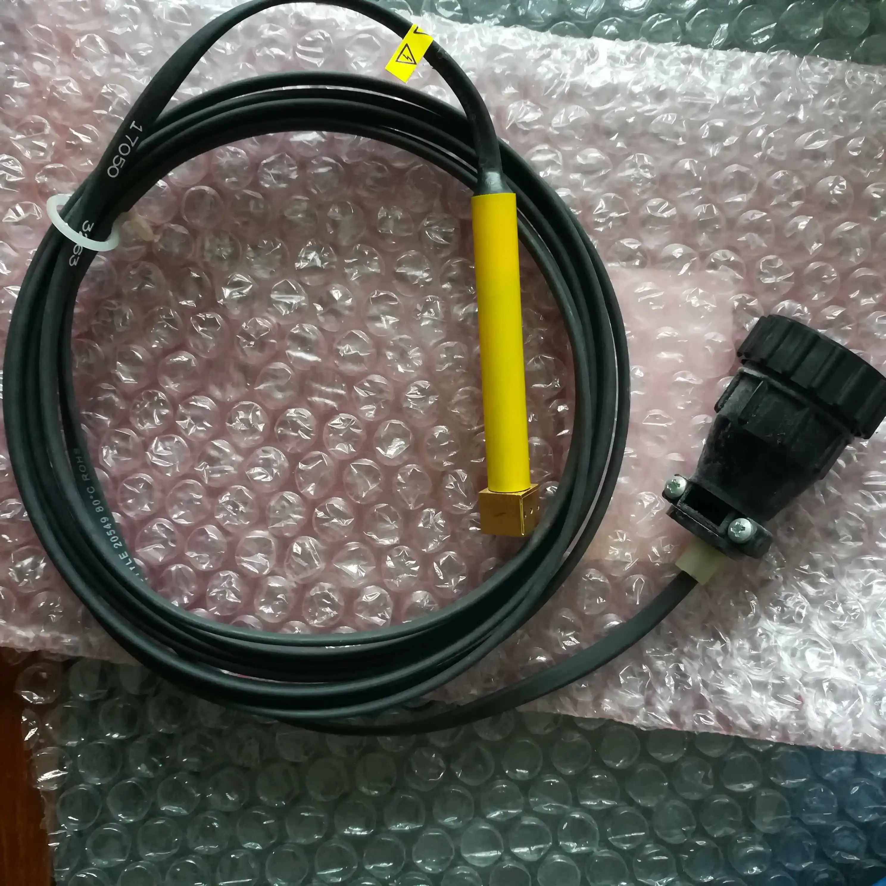 TREK's new 6000b-4,6000B-7C high voltage probe is for sale. 344 isopotentiometer use
TREK's new 6000b-4,6000B-7C high voltage probe is for sale. 344 isopotentiometer use