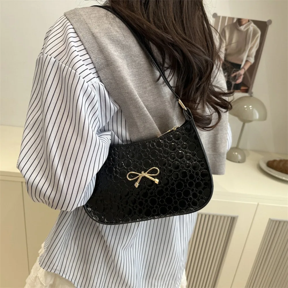 Luxury Elegant Underarm Tote Bag Solid Color PU Leather Bowknot Shoulder Bag Messenger Bag Korean Style Women Handbag Travel
Luxury Elegant Underarm Tote Bag Solid Color PU Leather Bowknot Shoulder Bag Messenger Bag Korean Style Women Handbag Travel