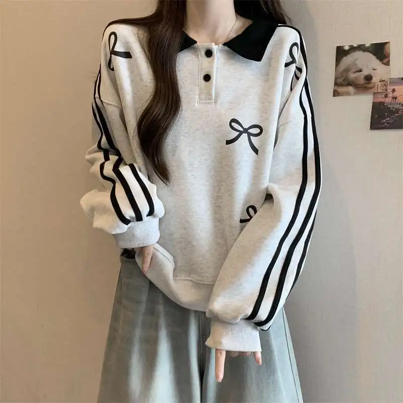 Женская толстовка с воротником-поло в студенческом стиле больших размеров, новая верхняя куртка в полоску с бантом толщиной мм
Женская толстовка с воротником-поло в студенческом стиле больших размеров, новая верхняя куртка в полоску с бантом толщиной мм