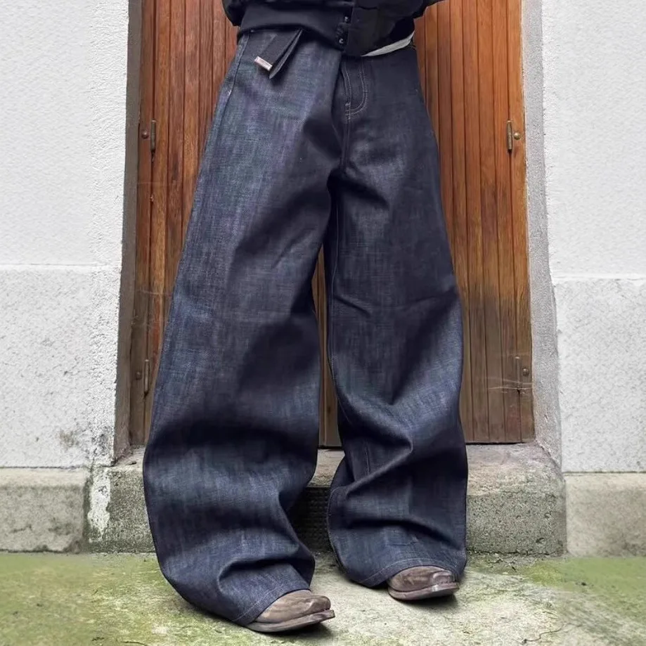 High-quality No Faith Studios darkly imitates the Red-Eared Original Cow featuring curved knife-shaped denim pant
High-quality No Faith Studios darkly imitates the Red-Eared Original Cow featuring curved knife-shaped denim pant