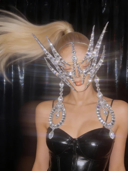 Набор серег-масок в готическом стиле, блестящие серебряные с имитацией бриллиантов, аксессуары для вечеринок, тематических мероприятий, сценических выступлений, украшения для выпускных платьев
Набор серег-масок в готическом стиле, блестящие серебряные с имитацией бриллиантов, аксессуары для вечеринок, тематических мероприятий, сценических выступлений, украшения для выпускных платьев