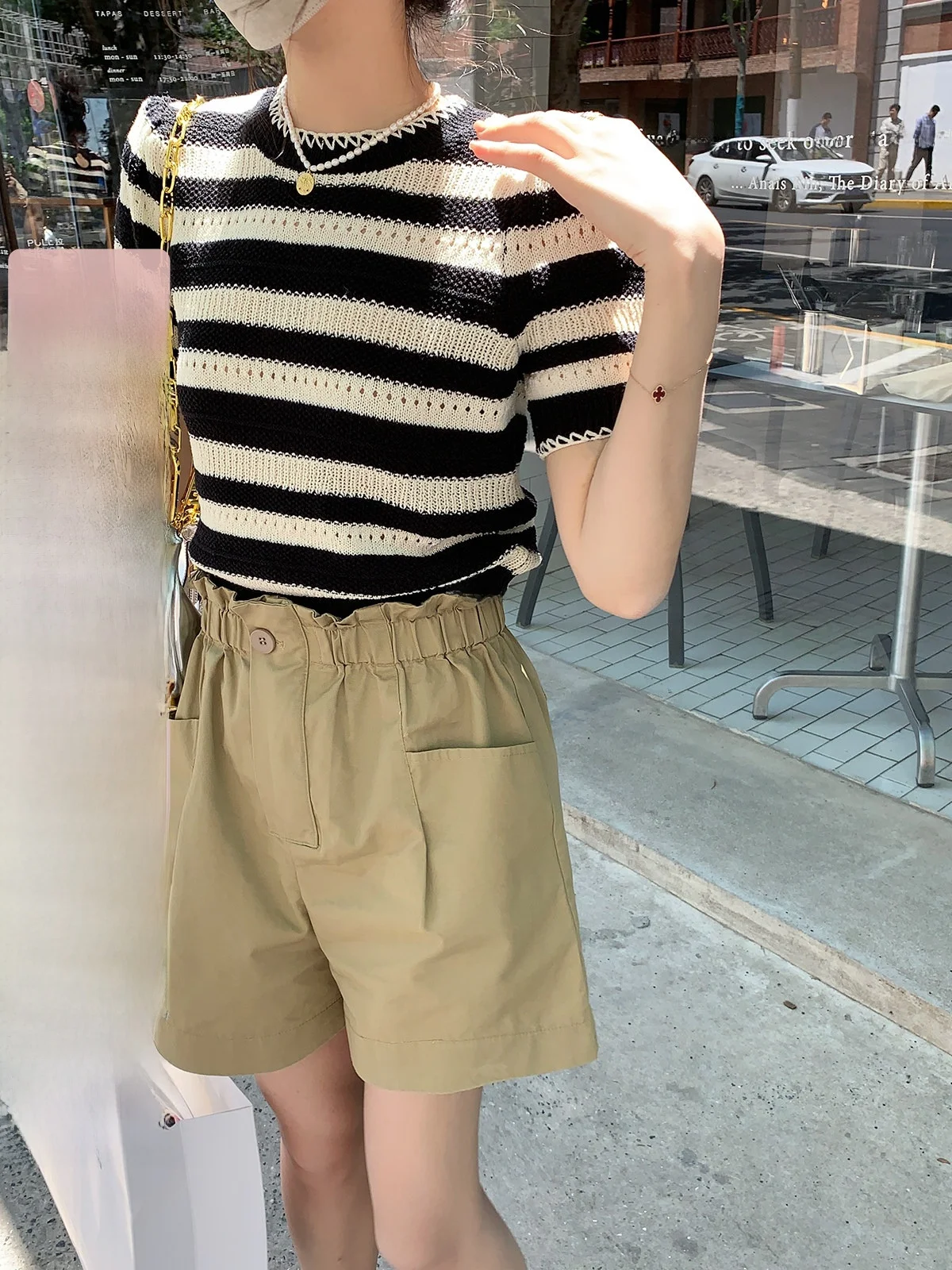 Женская футболка Evnsle Slim Fit в полоску, вязаная, летняя, тонкая, повседневная, с круглым вырезом, коротким рукавом, молодежный дизайн, модный повседневный топ
Женская футболка Evnsle Slim Fit в полоску, вязаная, летняя, тонкая, повседневная, с круглым вырезом, коротким рукавом, молодежный дизайн, модный повседневный топ