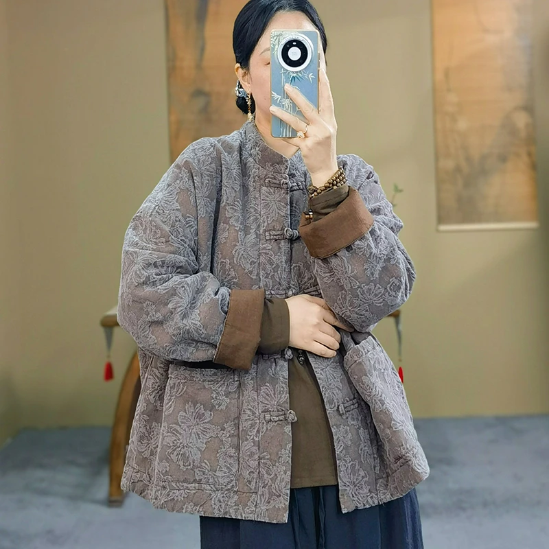 Женские стеганые пальто из хлопка и льна, новинка 2025 года, зимние, в китайском стиле, с воротником-стойкой, винтажный принт, утепленные куртки M2238
Женские стеганые пальто из хлопка и льна, новинка 2025 года, зимние, в китайском стиле, с воротником-стойкой, винтажный принт, утепленные куртки M2238