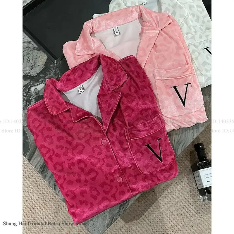 Жаккардовый леопардовый пижамный костюм, осенне-зимняя новая домашняя одежда, сексуальный бархатный комплект из 2 предметов, женская одежда для сна, велюровая пижама, одежда для отдыха
Жаккардовый леопардовый пижамный костюм, осенне-зимняя новая домашняя одежда, сексуальный бархатный комплект из 2 предметов, женская одежда для сна, велюровая пижама, одежда для отдыха