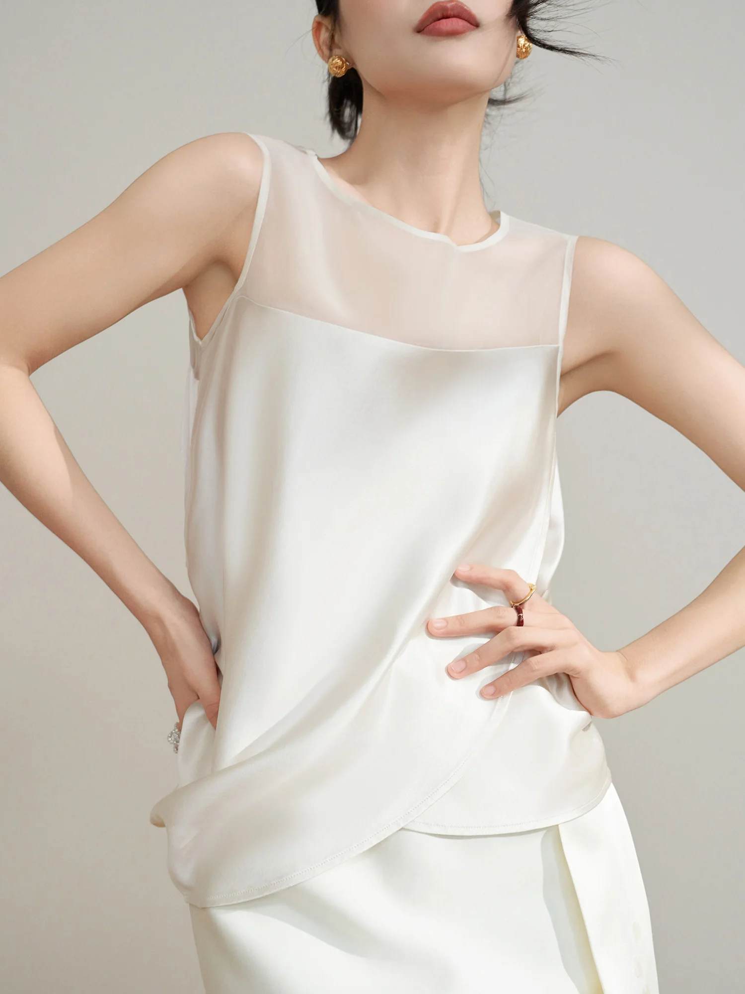 Flowing Era Summer Outfit Elegant White Ogees Splice Sleeveless Top And Skirt Set Women's Fashion Breathable Casual Wear
Flowing Era Summer Outfit Elegant White Ogees Splice Sleeveless Top And Skirt Set Women's Fashion Breathable Casual Wear