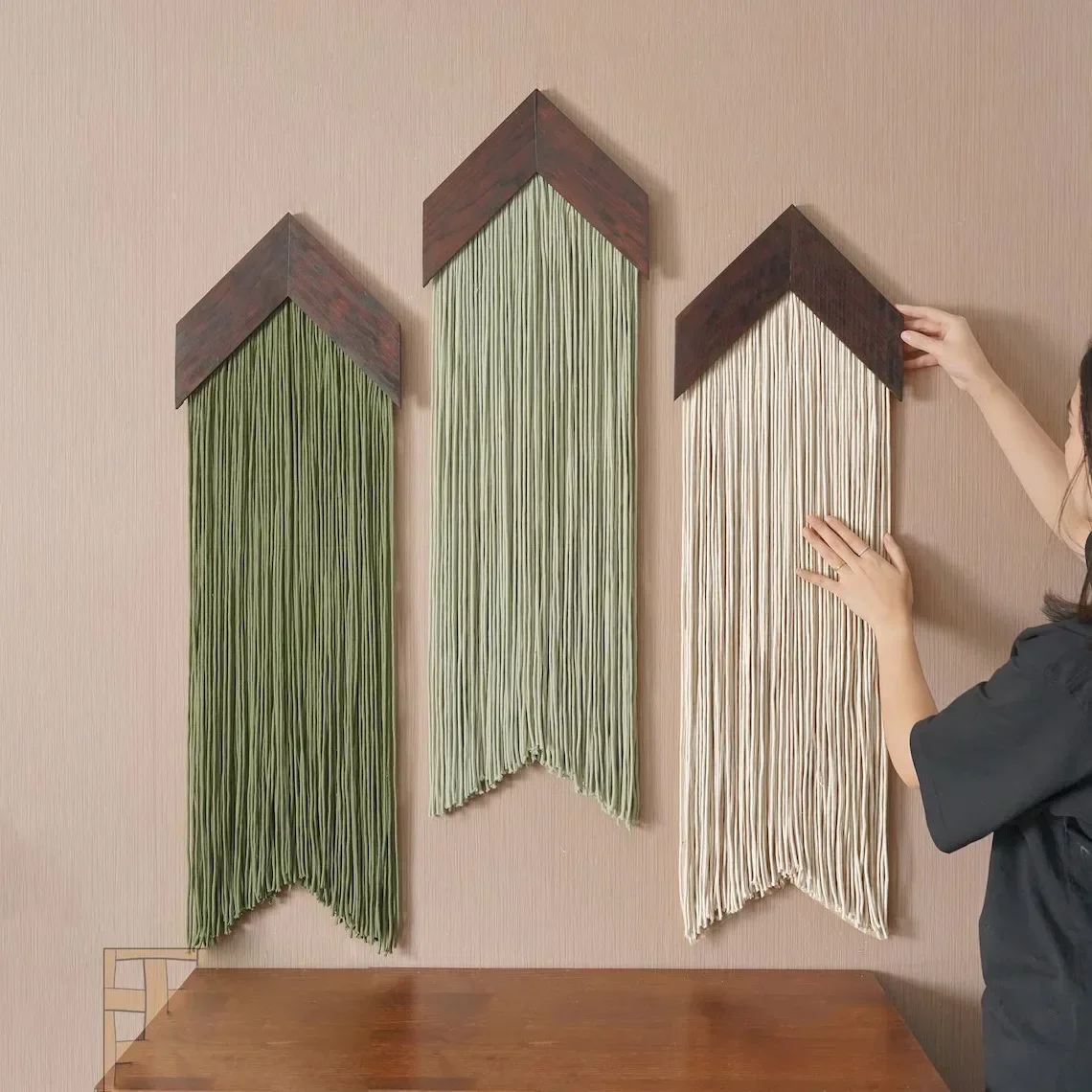 Macrame Wall Hanging Tapestry with Wooden Stick Hand-Woven Bohemia Tassel Curtain Tapestry Wedding Backgrou Boho Decor
Macrame Wall Hanging Tapestry with Wooden Stick Hand-Woven Bohemia Tassel Curtain Tapestry Wedding Backgrou Boho Decor