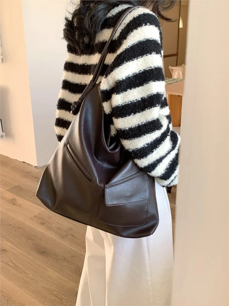 Retro PU leather Shoulder Bags For Women Autumn Winter 2025 New Fashion Luxury Large Capacity Tote Bag Korean Chic Big Handbags
Retro PU leather Shoulder Bags For Women Autumn Winter 2025 New Fashion Luxury Large Capacity Tote Bag Korean Chic Big Handbags