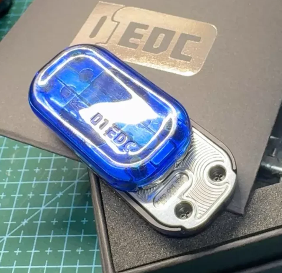 Used EDC 01edc ultra-thin inner liner 1.0 dense track piece with genuine blue PC shell slider fidget slider decompression toy
Used EDC 01edc ultra-thin inner liner 1.0 dense track piece with genuine blue PC shell slider fidget slider decompression toy