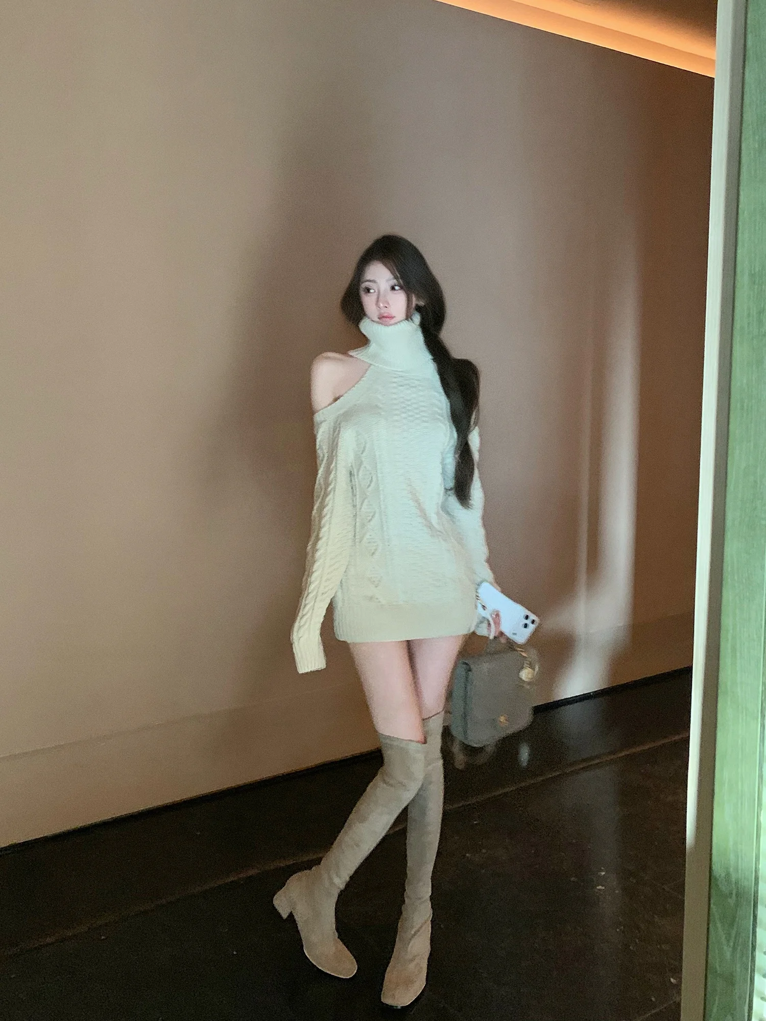 F PROJECT Pure Desire: Свитер с высоким воротником и открытыми плечами, с 3D-узлами, осенне-зимний, женский, простой, с длинными рукавами
F PROJECT Pure Desire: Свитер с высоким воротником и открытыми плечами, с 3D-узлами, осенне-зимний, женский, простой, с длинными рукавами