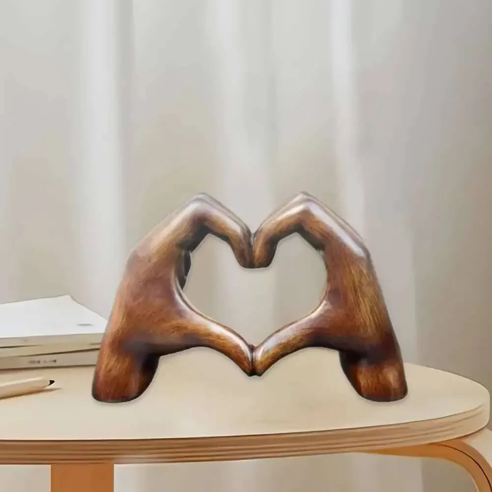 Hands Modern Art Charming Wood Grain Effect Love Sculpture Boho Heart Hand Statue Room Wedding Decoration Decorative Couple
Hands Modern Art Charming Wood Grain Effect Love Sculpture Boho Heart Hand Statue Room Wedding Decoration Decorative Couple