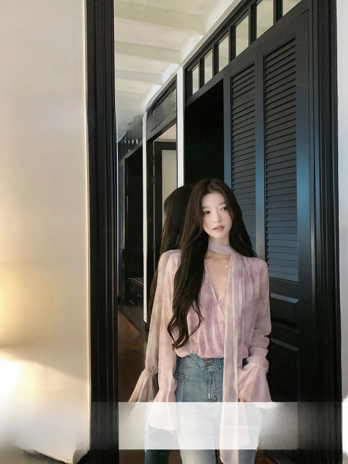 Женская блузка YOLI Zhang Yuli Mosan Lover с V-образным вырезом, цветочным принтом, из шифона, весенняя, нежная, универсальная, с длинным рукавом
Женская блузка YOLI Zhang Yuli Mosan Lover с V-образным вырезом, цветочным принтом, из шифона, весенняя, нежная, универсальная, с длинным рукавом