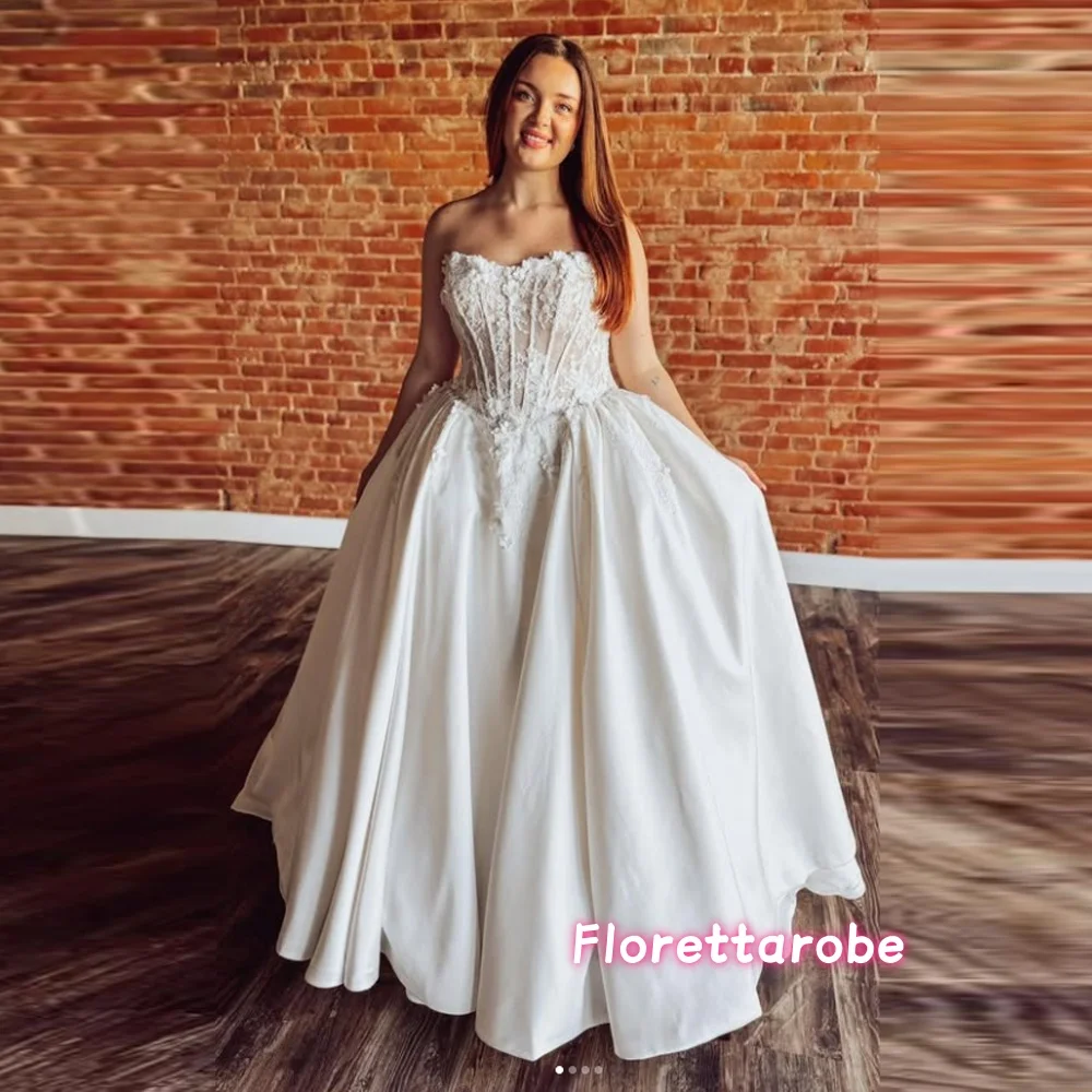 Elegant Strapless Wedding Dresses Lace Appliques Bodice A Line Pleated Sweep Train Bridal Grown Rode De Morrie Customized
Elegant Strapless Wedding Dresses Lace Appliques Bodice A Line Pleated Sweep Train Bridal Grown Rode De Morrie Customized