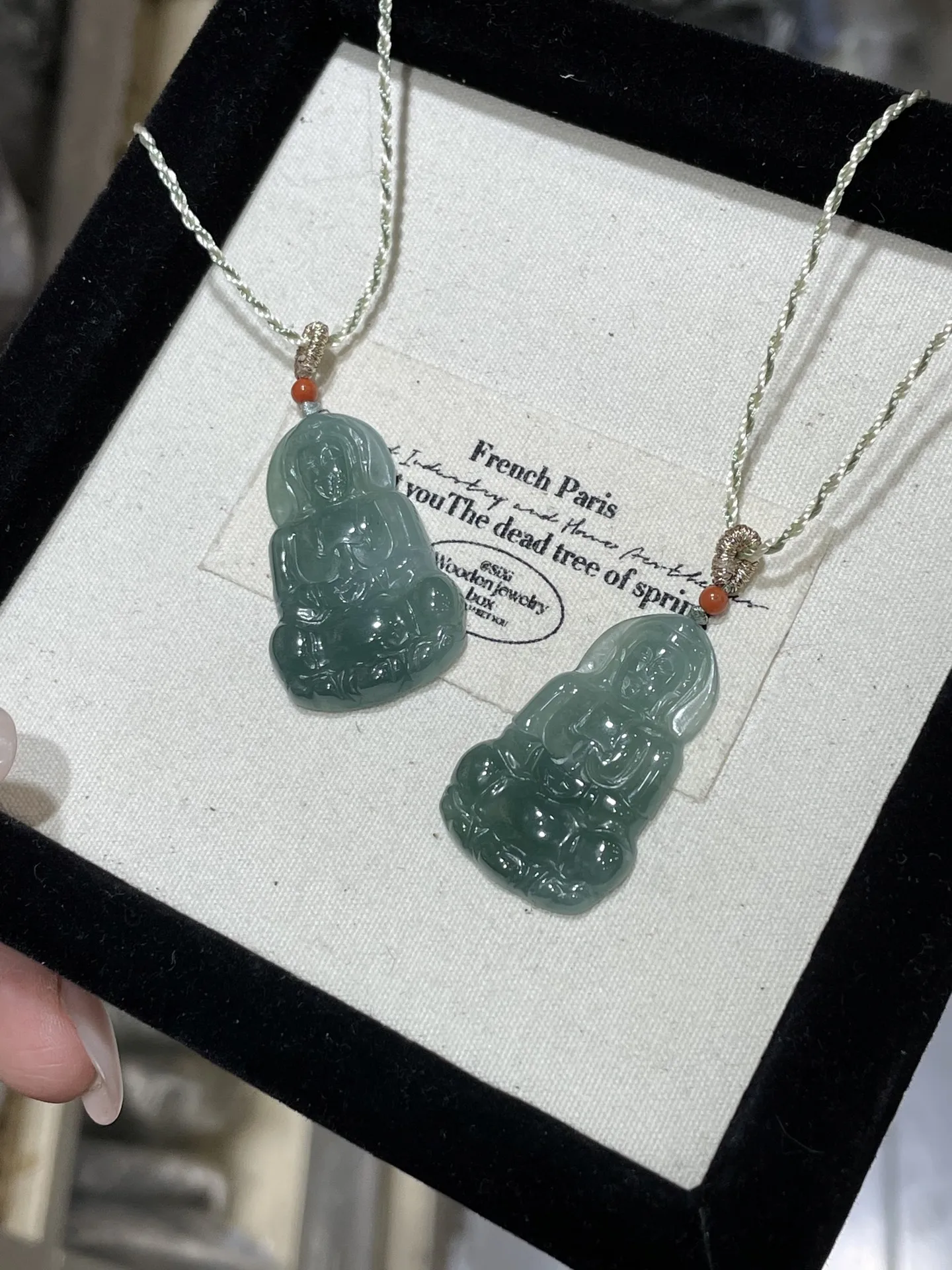 Natural Jadeite Avalokiteshvara Avalokiteshvara Jade Pendant Blue Water Kind of Jadeite Chinese Style Unisex
Natural Jadeite Avalokiteshvara Avalokiteshvara Jade Pendant Blue Water Kind of Jadeite Chinese Style Unisex