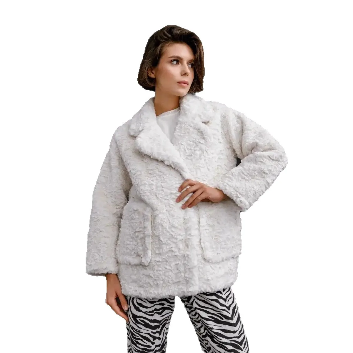 European and American women's clothing jacket fur and winter fashion imitation rabbit fur environmentally friendly fur coat
European and American women's clothing jacket fur and winter fashion imitation rabbit fur environmentally friendly fur coat