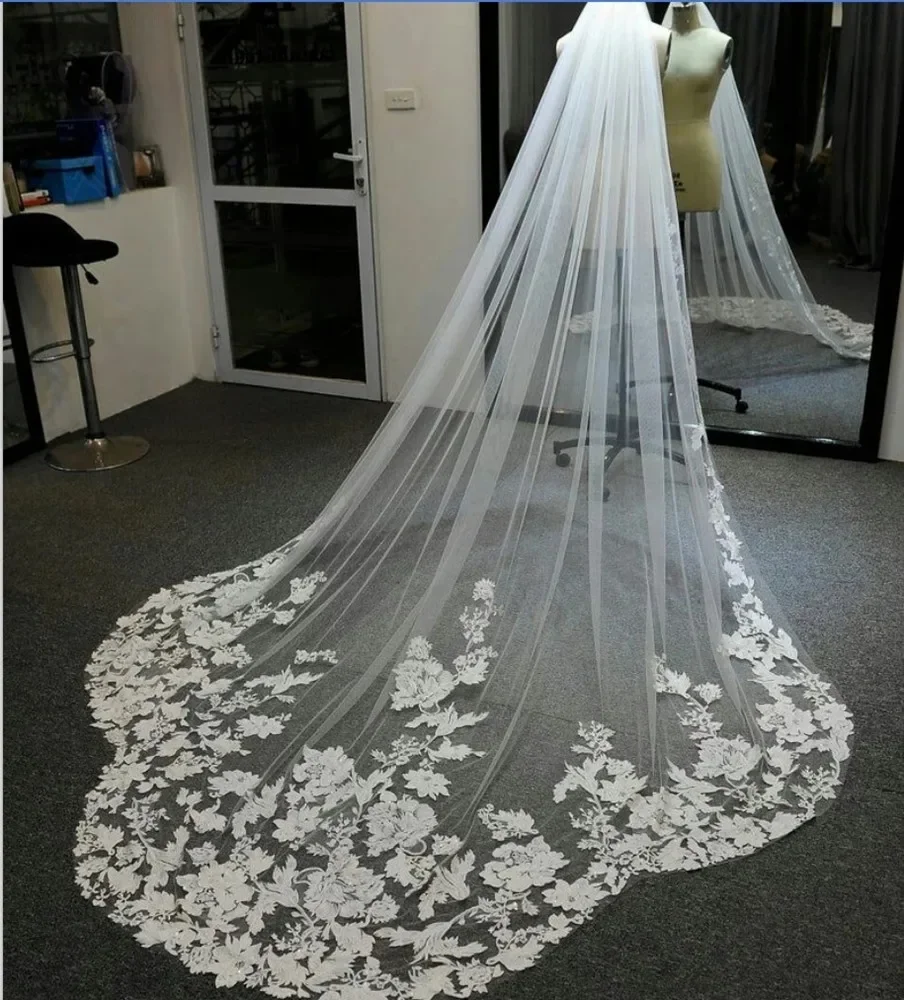 White Ivory Wedding Veil 3M Long Bridal Veil with Comb Lace Appliques Veil Wedding Accessories Cathedral Veils velos de novia
White Ivory Wedding Veil 3M Long Bridal Veil with Comb Lace Appliques Veil Wedding Accessories Cathedral Veils velos de novia