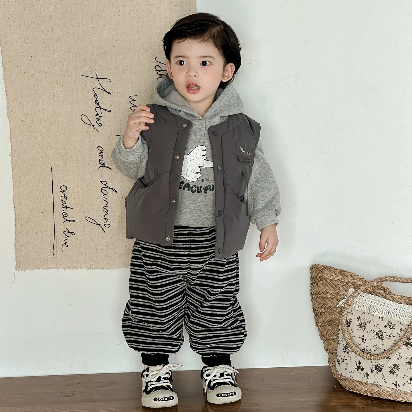 Infant Baby Girl Clothes Set New Winter Solid Vest Cartoon Printed Hooded Kid Girl Sweatshirt Mid Waist Stripe Toddler Girl Pant 
Infant Baby Girl Clothes Set New Winter Solid Vest Cartoon Printed Hooded Kid Girl Sweatshirt Mid Waist Stripe Toddler Girl Pant