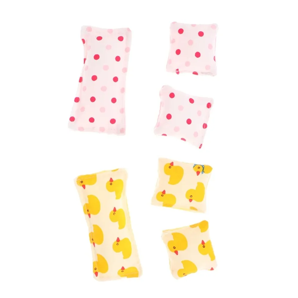 Five-piece Set Lovely Dollhouse Sleeping Blanket Miniature 1:12 Scale Dollhouse Miniature Bed Bed Sheet Pillow 
Five-piece Set Lovely Dollhouse Sleeping Blanket Miniature 1:12 Scale Dollhouse Miniature Bed Bed Sheet Pillow