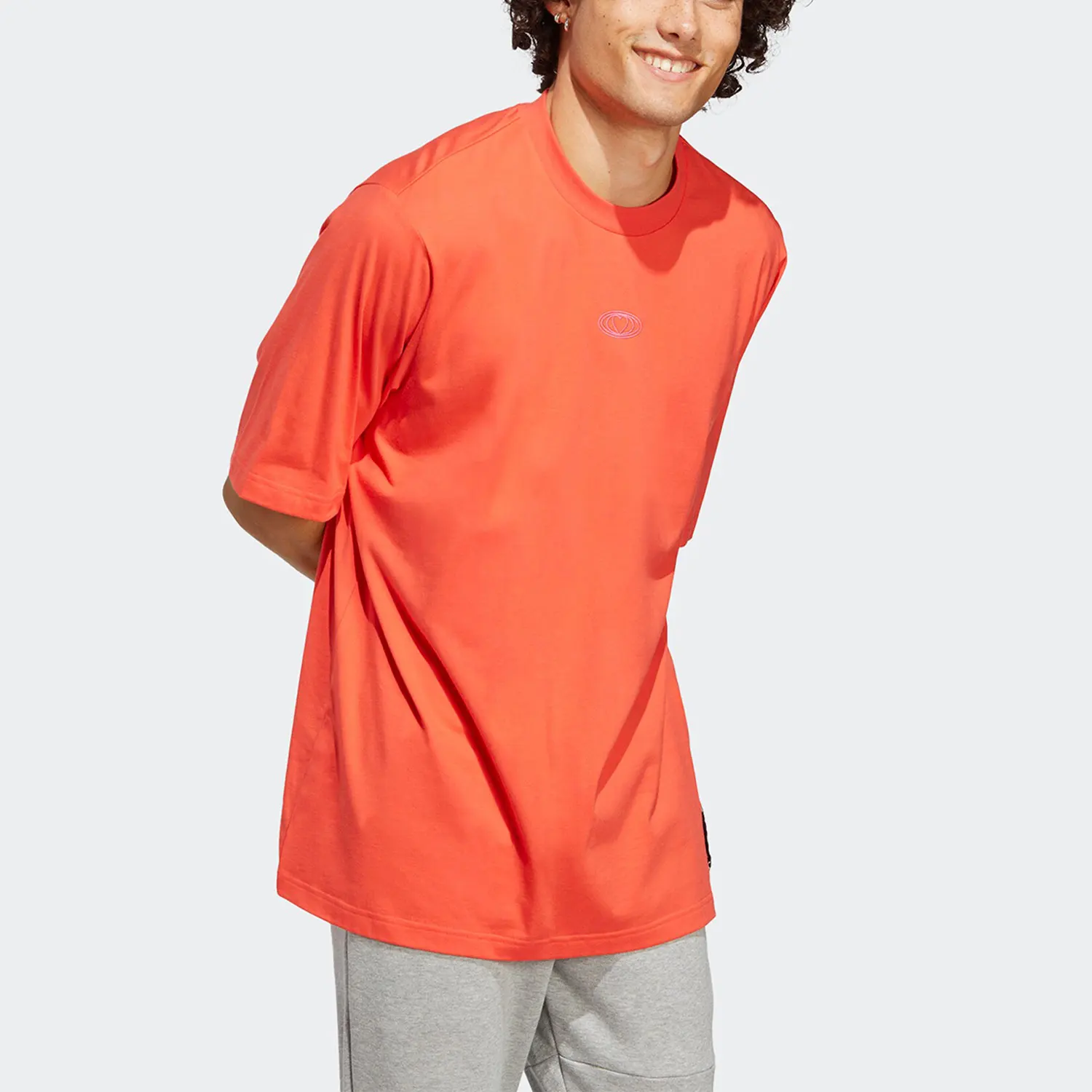 Adidas genuine seasonal new men's and women's outdoor sports loose short sleeved T-shirt IL8294
Adidas genuine seasonal new men's and women's outdoor sports loose short sleeved T-shirt IL8294