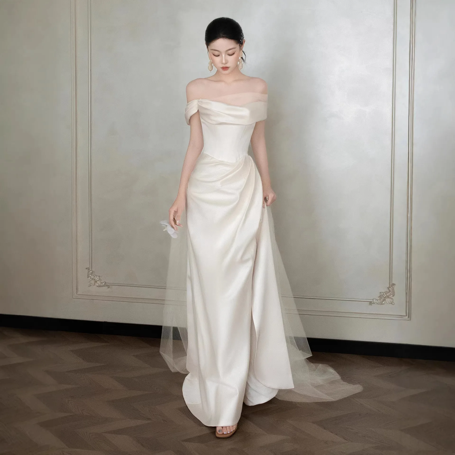 French off-Shoulder Light Wedding Dress High-Grade Simple Niche Satin Super Mori Style White Engagement Dress
French off-Shoulder Light Wedding Dress High-Grade Simple Niche Satin Super Mori Style White Engagement Dress