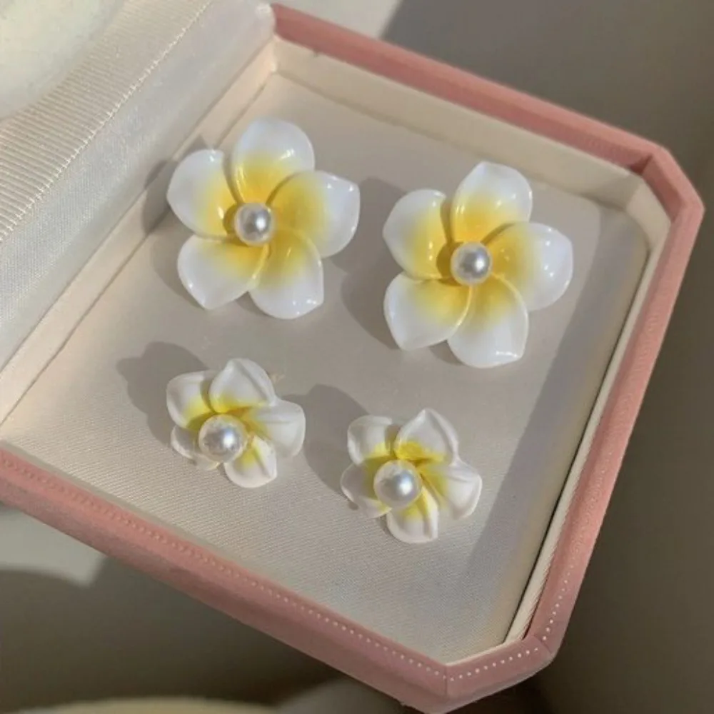 Hawaiian Plumeria Flower Earrings Korean Style Elastic Elegant Flower Ear Studs Sweet Vintage Pearl Earrings Studs Summer
Hawaiian Plumeria Flower Earrings Korean Style Elastic Elegant Flower Ear Studs Sweet Vintage Pearl Earrings Studs Summer