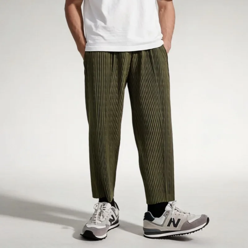 Miyake Pleated Straight Pants Men's 2026 Nine-Point Trousers Summer New Solid Color Versatile Loose Pants Casual Personality
Miyake Pleated Straight Pants Men's 2026 Nine-Point Trousers Summer New Solid Color Versatile Loose Pants Casual Personality