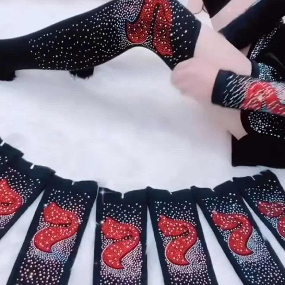 Hot Thigh High Socks Bright Diamond Tide Women Sexy Long Stockings Female Over Knee Rhinestone Socks Cotton Women'S Leg Warmers
Hot Thigh High Socks Bright Diamond Tide Women Sexy Long Stockings Female Over Knee Rhinestone Socks Cotton Women'S Leg Warmers