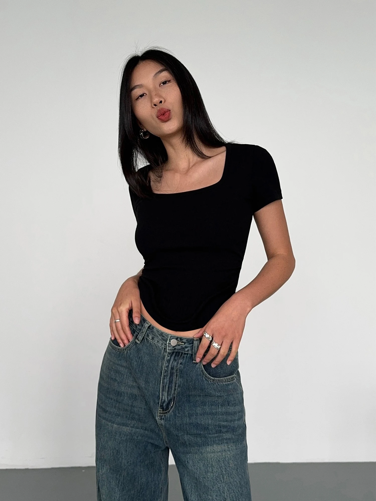 NEVA HU Black Square Collar Short Sleeve Slim Fit Women's T-shirt Shoulder-Length Top Knitted Fabric Casual Summer Tee
NEVA HU Black Square Collar Short Sleeve Slim Fit Women's T-shirt Shoulder-Length Top Knitted Fabric Casual Summer Tee