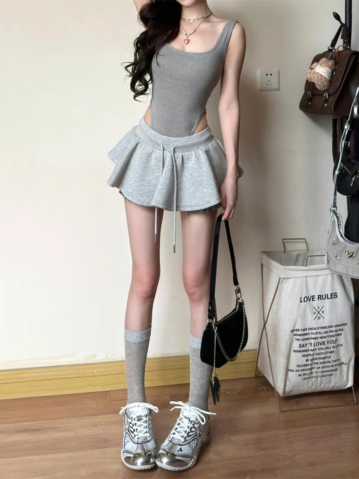 Summer New Korean Style Grey Sports Asymmetrical High Waist Women's plus Size Anti-Light A-Line Fluffy Skirt
Summer New Korean Style Grey Sports Asymmetrical High Waist Women's plus Size Anti-Light A-Line Fluffy Skirt